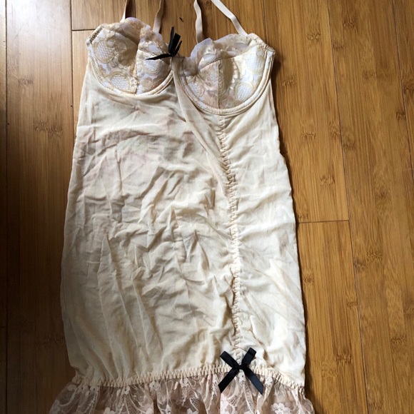 Lingerie - Picture 7 of 11